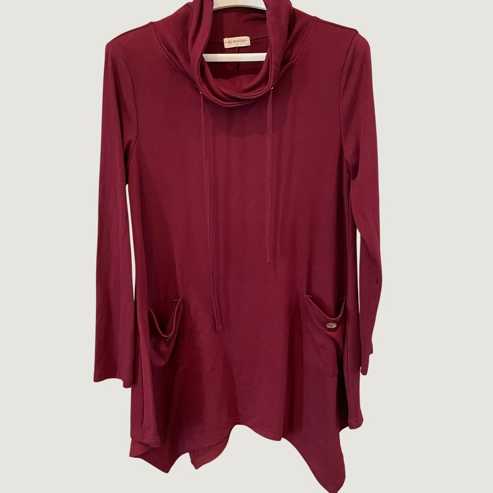 Bulotus Burgundy Cowl Neck Tunic Top Womens Medium Long Sleeve Sharkbite Hem